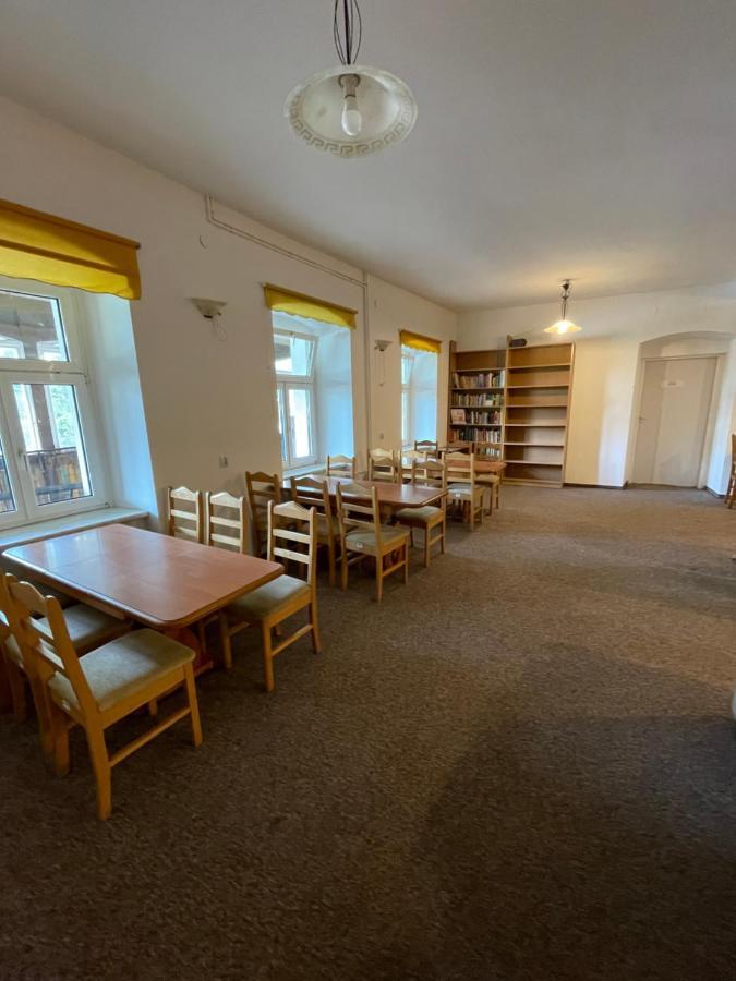 Gosciniec Szczeliniec Albergue Karlow Exterior foto